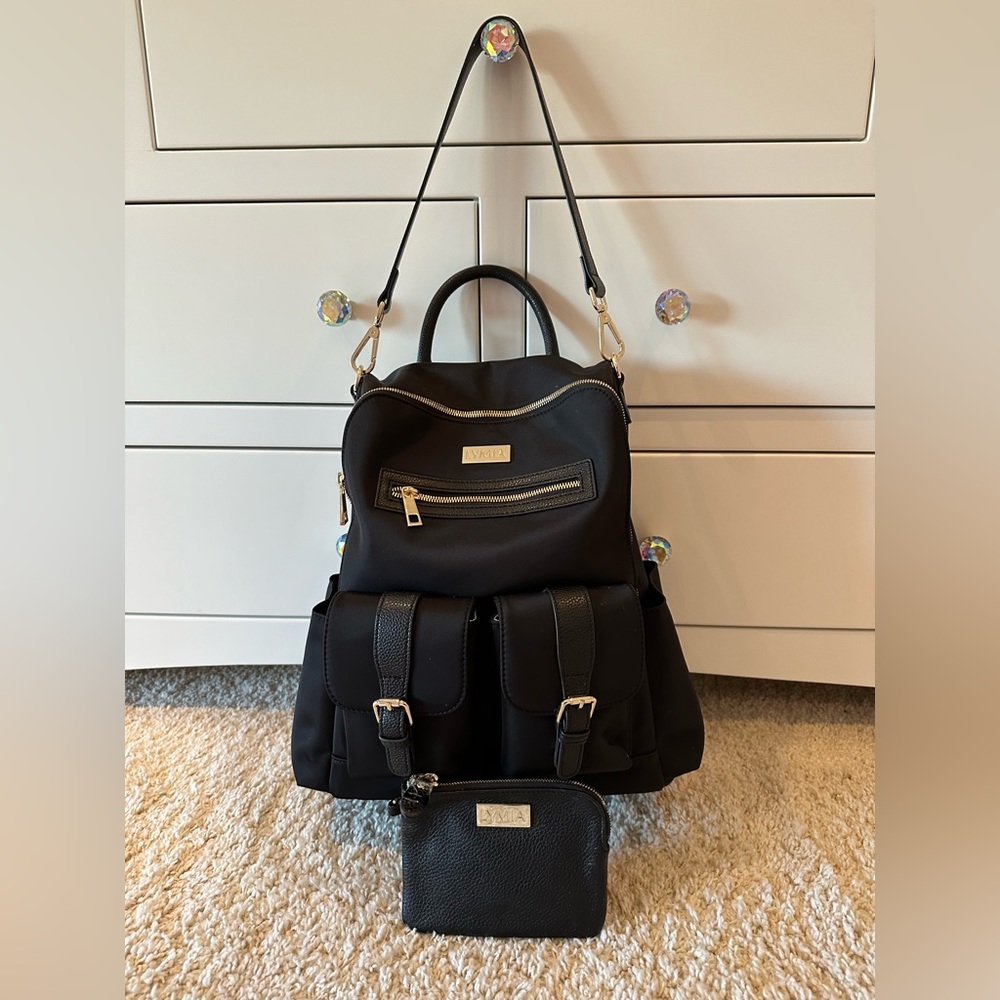 Like new Lymia Diaper bag w/ wallet & changing pad.